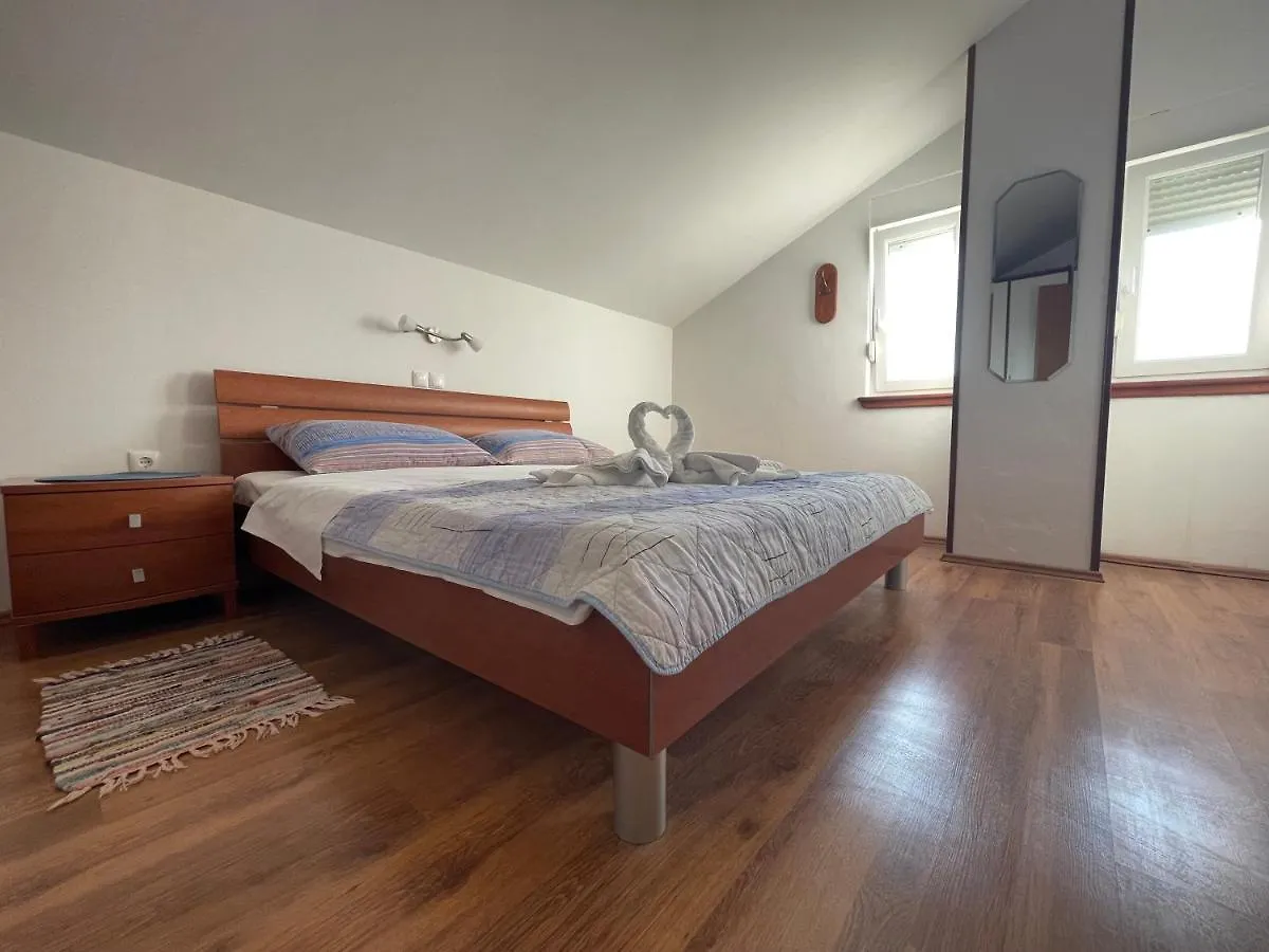 Apartments And Boat Rental Petra Spanjol - Crane And Moorings Banjol Croatia