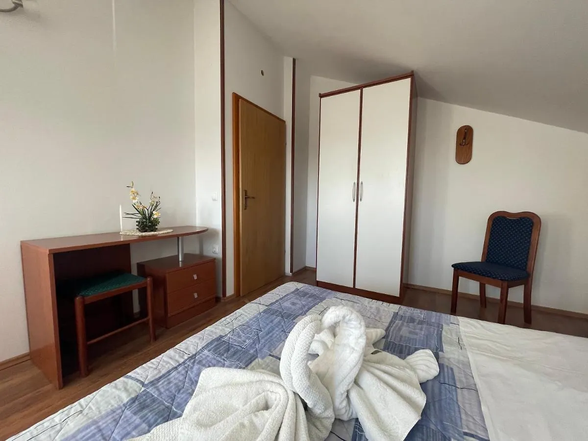 Apartments And Boat Rental Petra Spanjol - Crane And Moorings Banjol