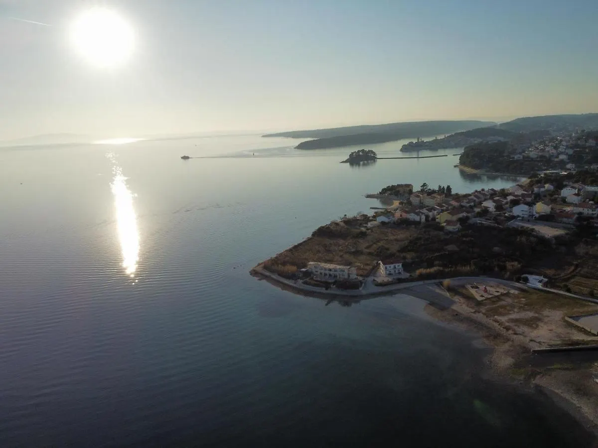 Apartments And Boat Rental Petra Spanjol - Crane And Moorings Banjol
